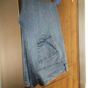 Old Navy Light Wash Bootcut The Flirt Jeans